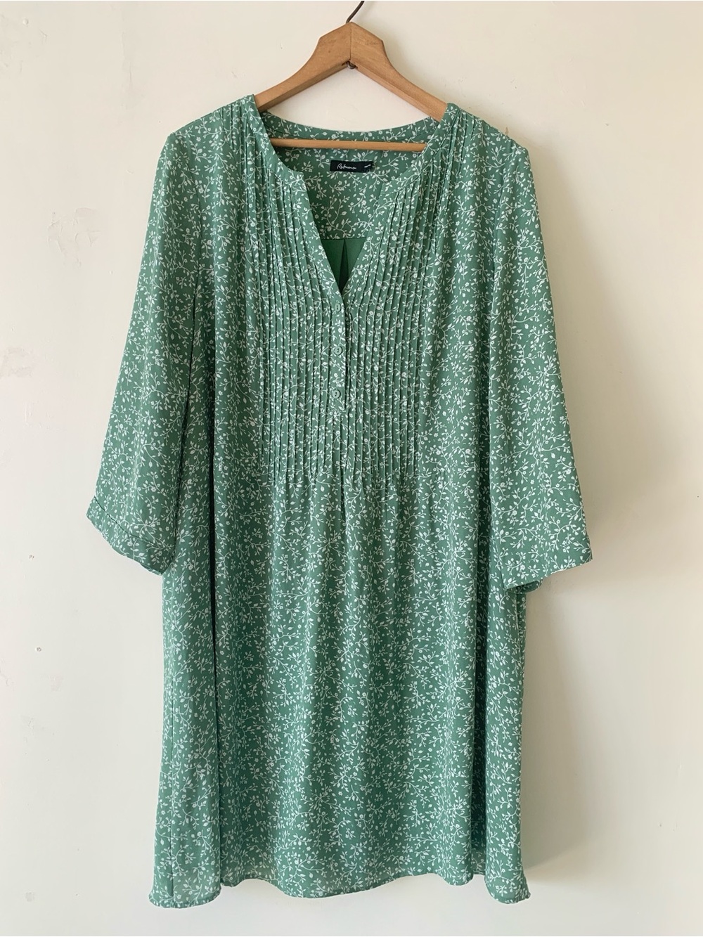 Green Floral Pintuck V-Neck Midi Dress with 3/4 Sleeves Size XXL